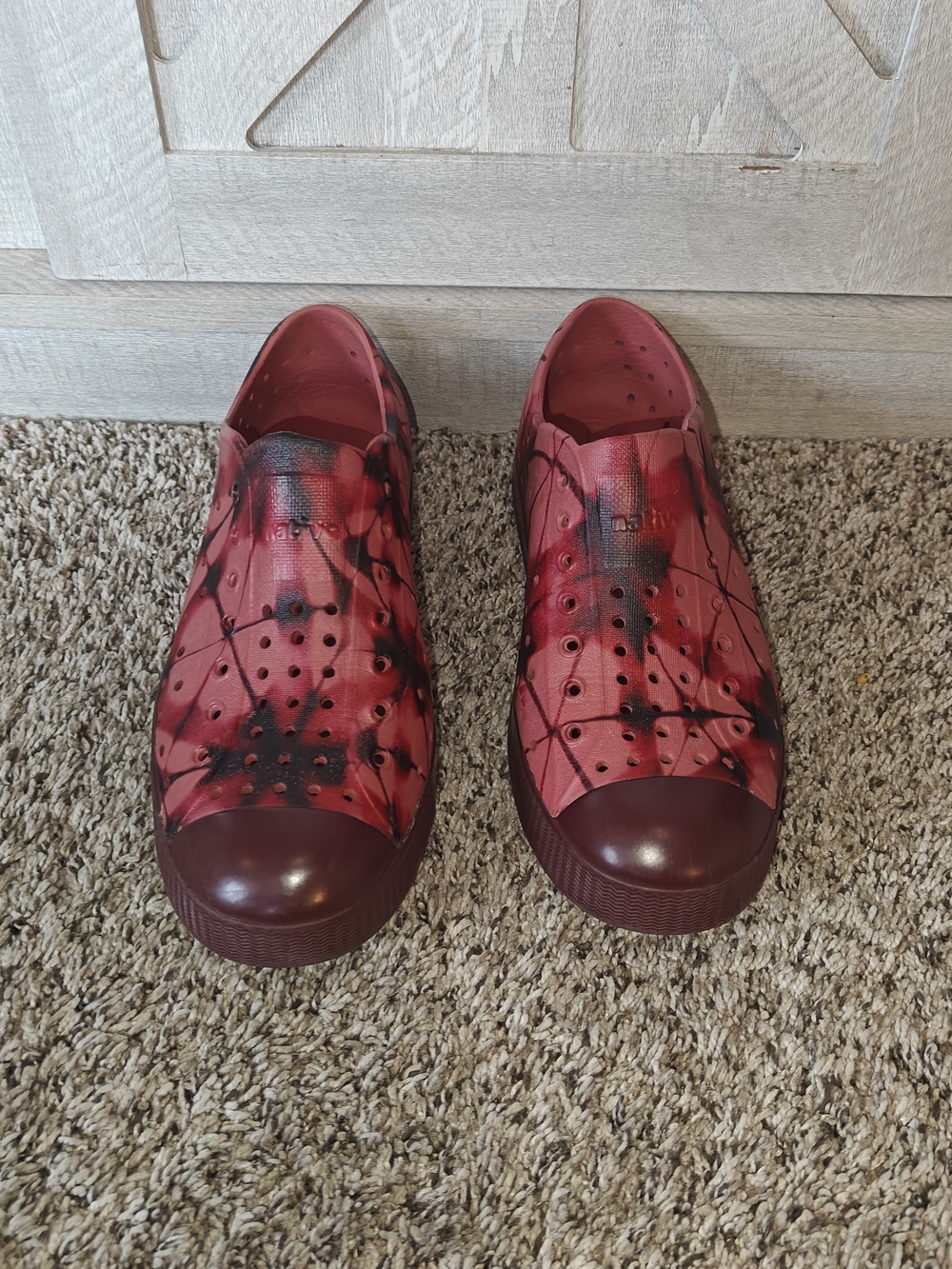 Native Jefferson Slip-On Sneakers Marble Burgundy Size 3 Youth Unisex - Picture 2 of 7